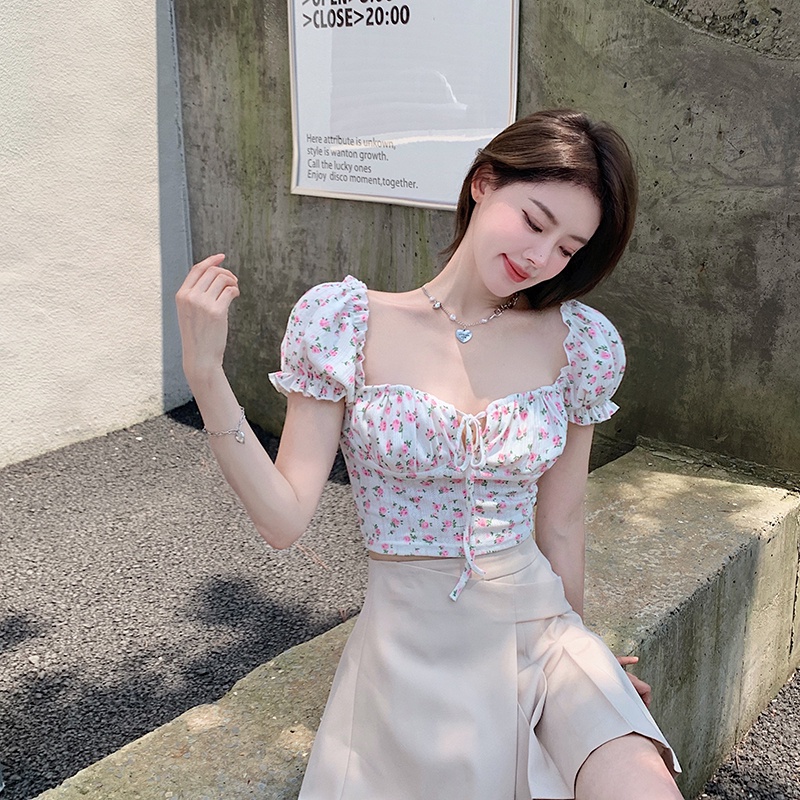 Kemeja Wanita Perancis Fashion Temperamen Slim Pendek Renda Atas Musim Panas Satu Bahu Lengan Puff Bunga Kemeja Pasang