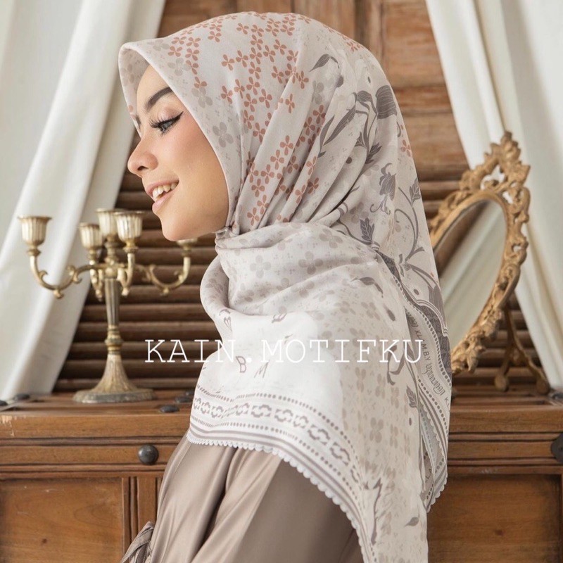 HIJAB SEGI EMPAT MOTIF LASERCUT