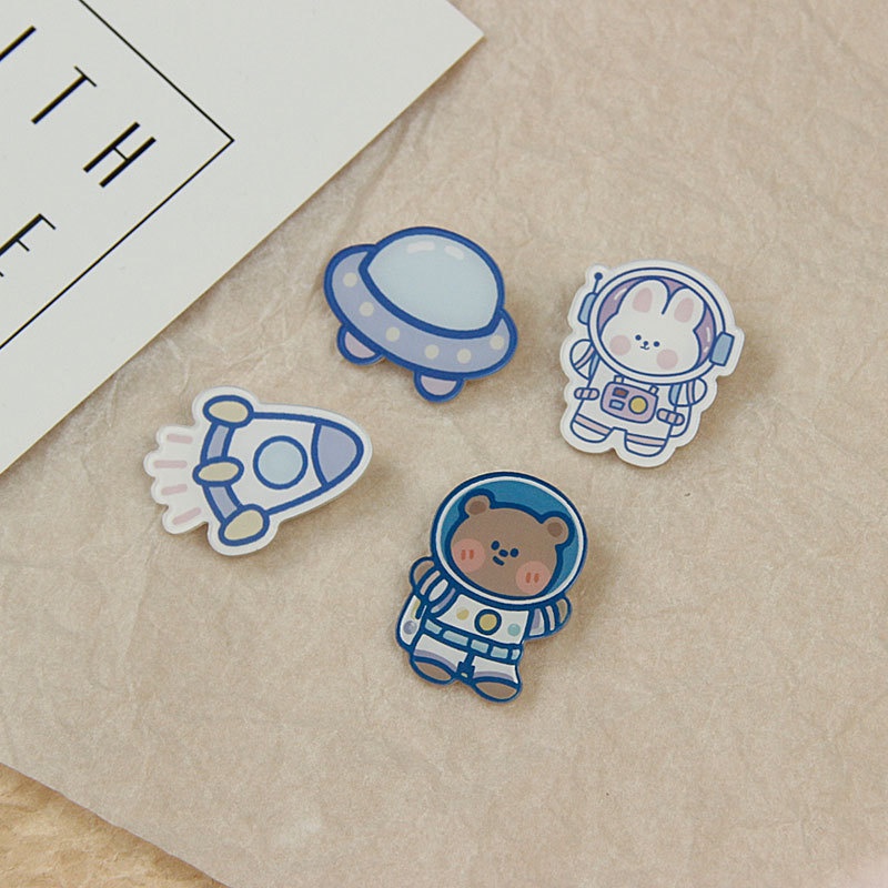 Cute creative cartoon acrylic astronaut brooch girl accessories pendant badge pin