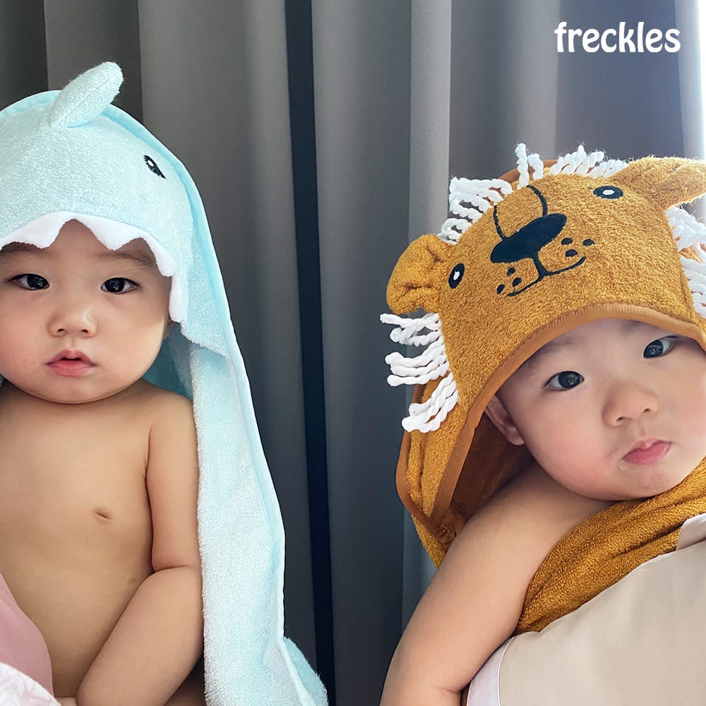 Freckles Bamboo Baby Hooded Towel / Handuk Mandi Topi - BABY MINISTRY / handuk cepat kering / handuk mudah menyerap / handuk bayi dan anak dengan topi / handuk hoodie anak bayi / handuk lucu / handuk berenang / karakter lucu / original/ terlaris/ lembut