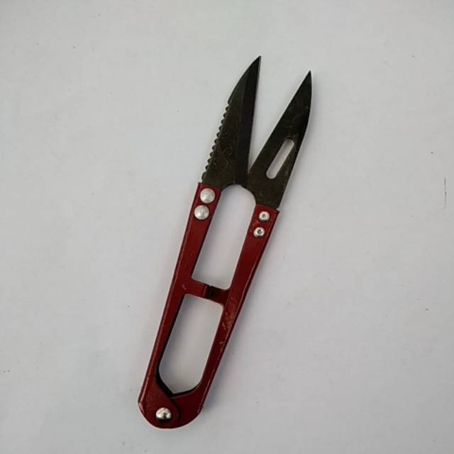 

Gunting Cekris Or Gunting Benang Bergerigi