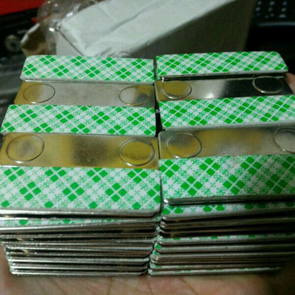 

PROMO Magnet papan nama atau papan nama dada atau name tag akhr tahun 40%sale