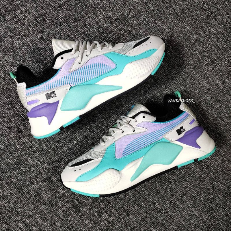 SEPATU WANITA - PUMA RSX TRACKS MTV WHITE  GRADIENT BLAZE