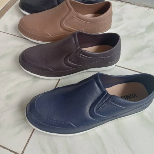  Sepatu  karet  pria  yumeida Shopee  Indonesia