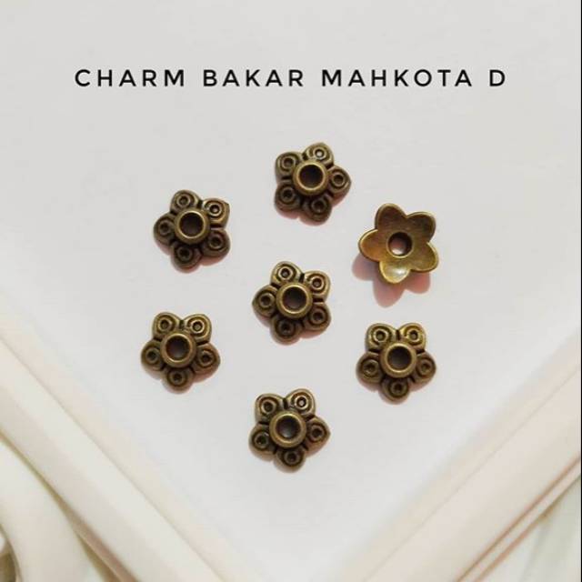 Charm bakar mahkota D