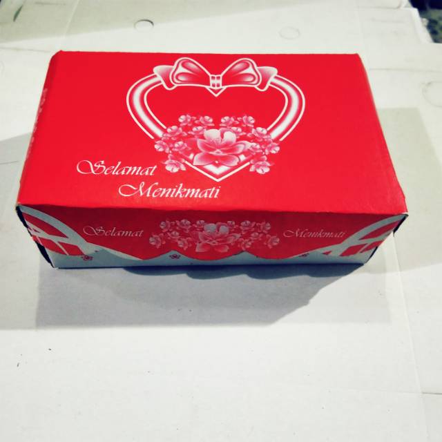 

Dus R3 Heart merah 14x10 cm kotak kue kecil snack jajan isi 3 roti