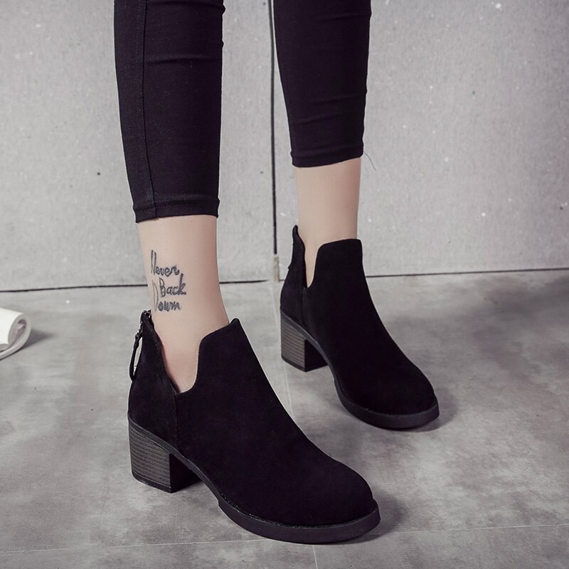 round toe chelsea boots womens