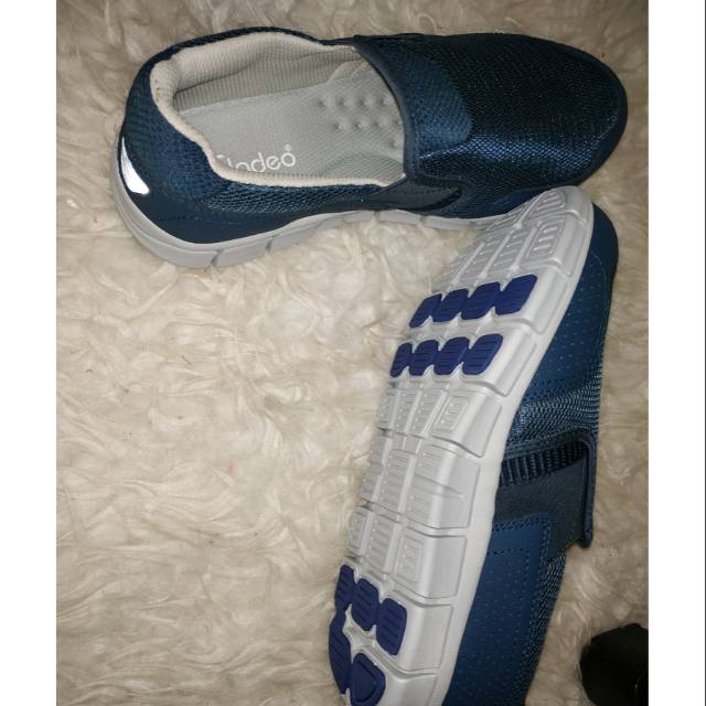 Sepatu cowok fladeo