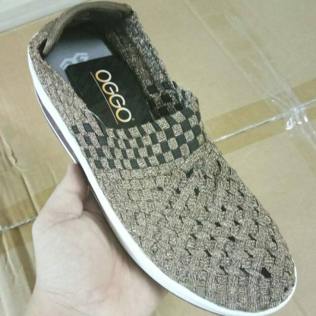 Sepatu rajut OGGO 502