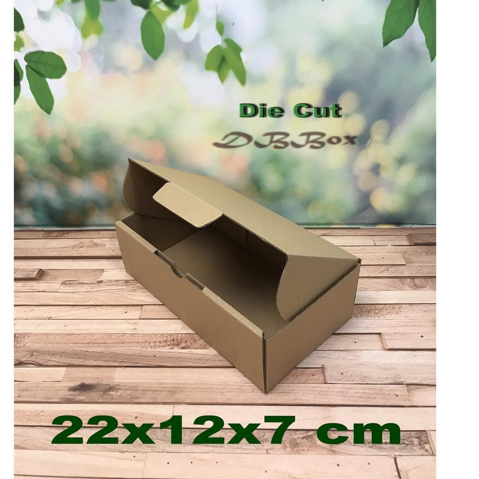 

Star 3.3 ( 10 Pcs ) Kardus uk. 22x12x7 cm...Die Cut untuk kotak Kue Bolu -Aksesoris - dll, model bo