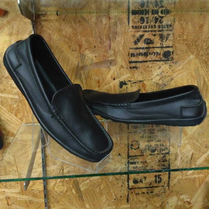 SEPATU PANTOFEL KULIT SINTETIS MURAH FORMAL CASUAL KERJA KANTOR SANTAI LOAFER SLIP ON PRIA WANITA FERARRI