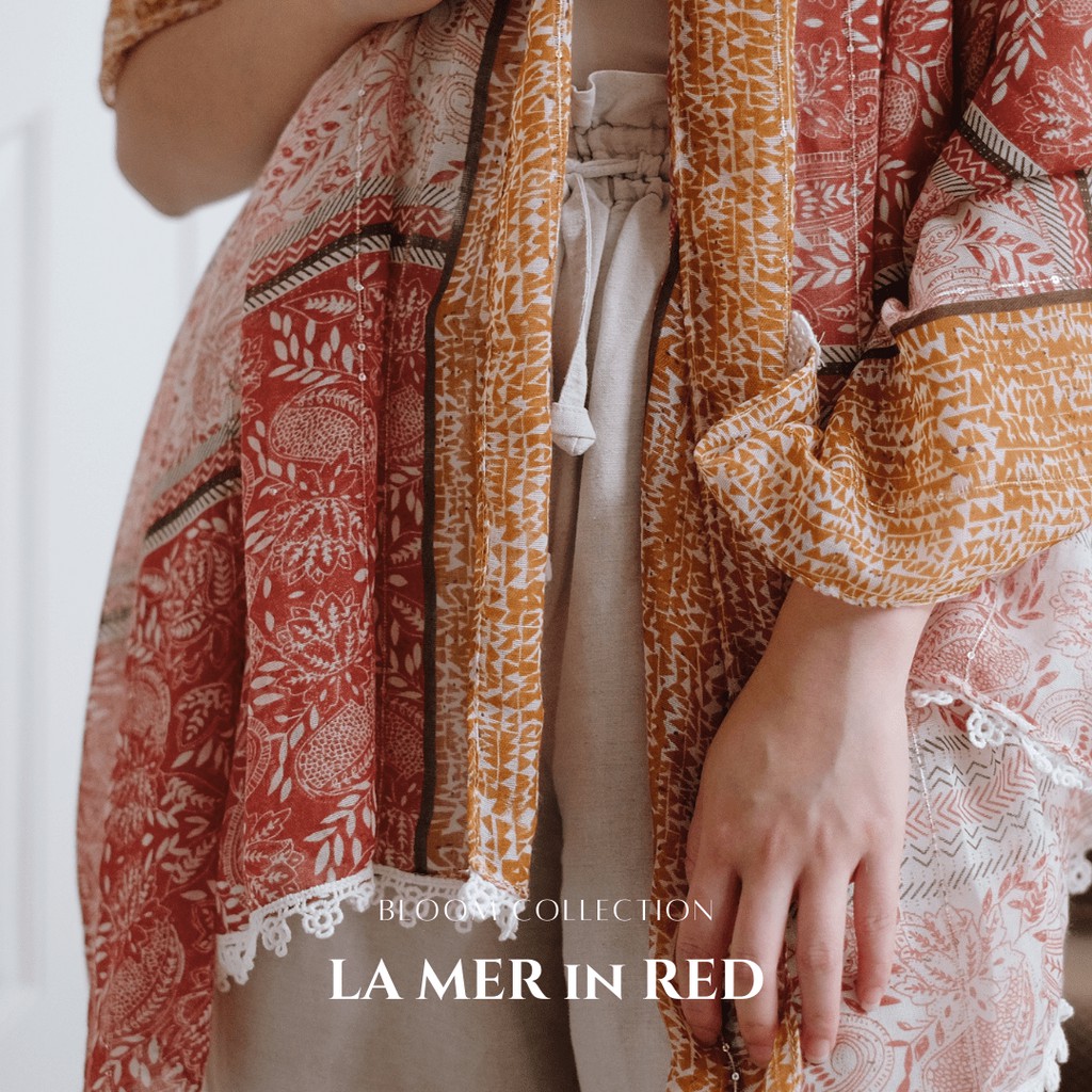 SHOPKAIN La Mer in Red Shawl – Bloom Collection