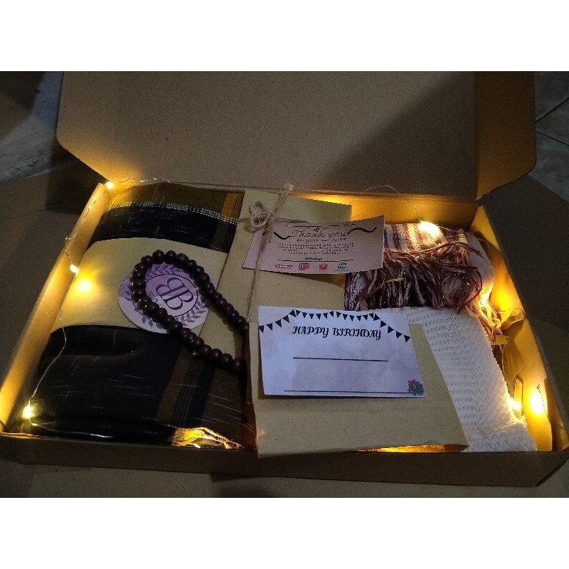 

hampers cowo hadiah ulang tahun gift perlengkapan solat bboshop