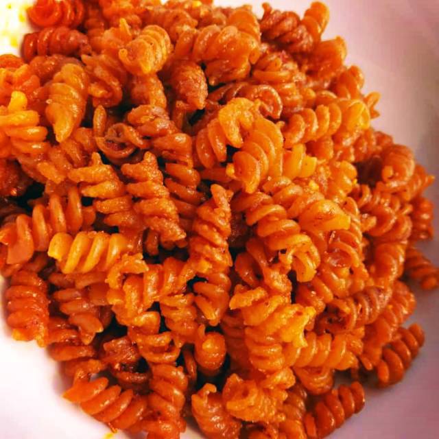 

Makaroni Spiral 250gram / makaroni URIL / makaroni pedas daun jeruk