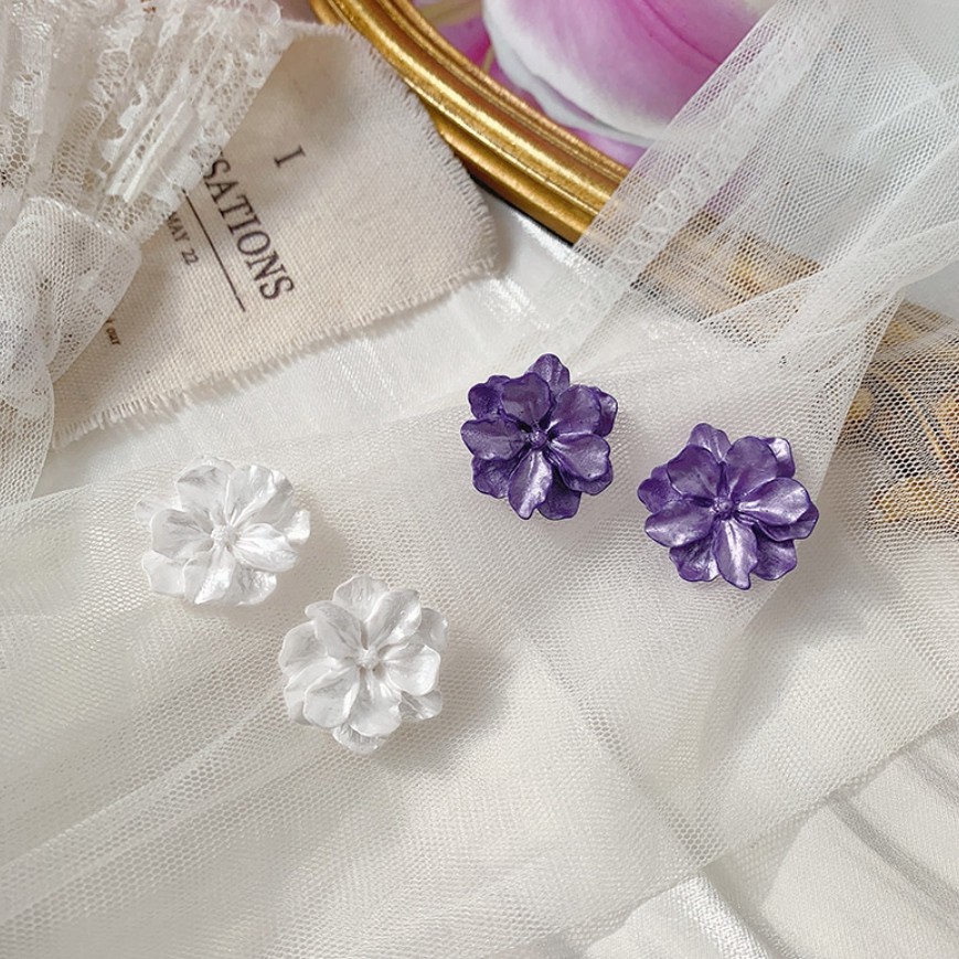 Anting Wanita Korea Elegan Bunga Putih Ungu/ Korean Elegant White Purple Flower Bloom Earrings-1