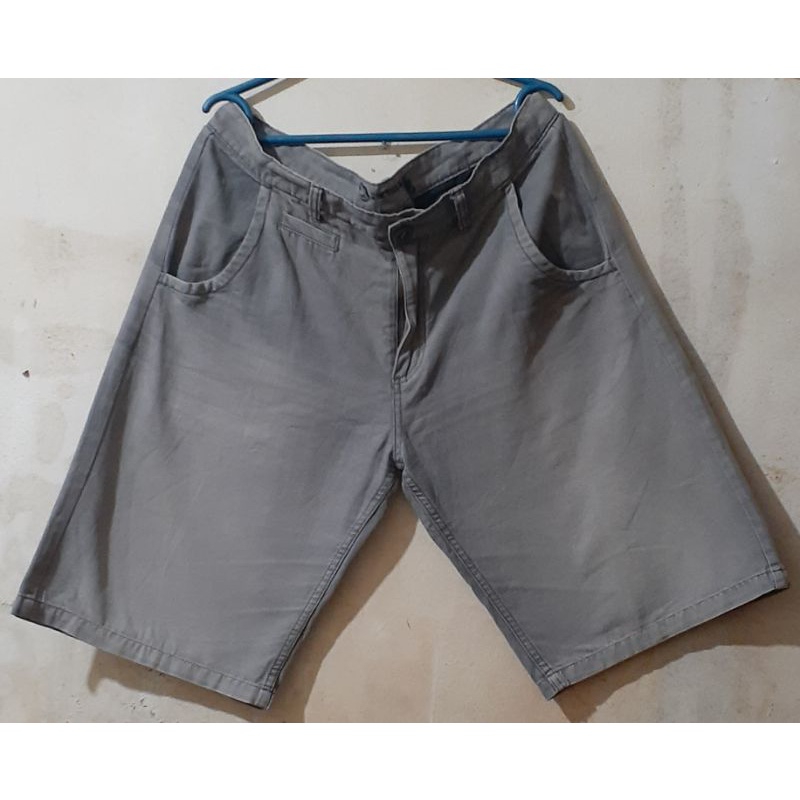 PRELOVED CELANA PENDEK AIRWALK SIZE XL