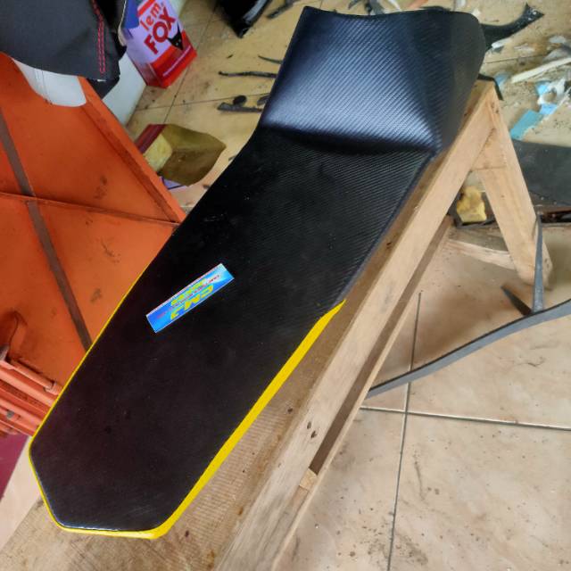 Jok Slim Vixion Old Variasi Lis Kuning