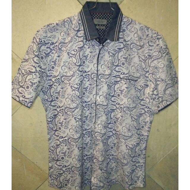 PL Preloved Baju Pakaian Atasan Kemeja Pria Laki - Laki Lengan Pendek Motif Batik Larusso Adem Nyama