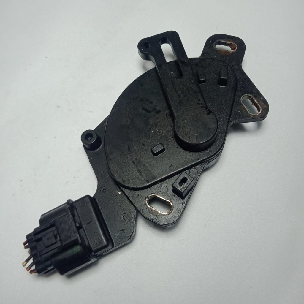 Inhibitor Nissan Xtrail T30 Serena C24 31918-3AX01 Selector Copotan Original seken ori Switch netral