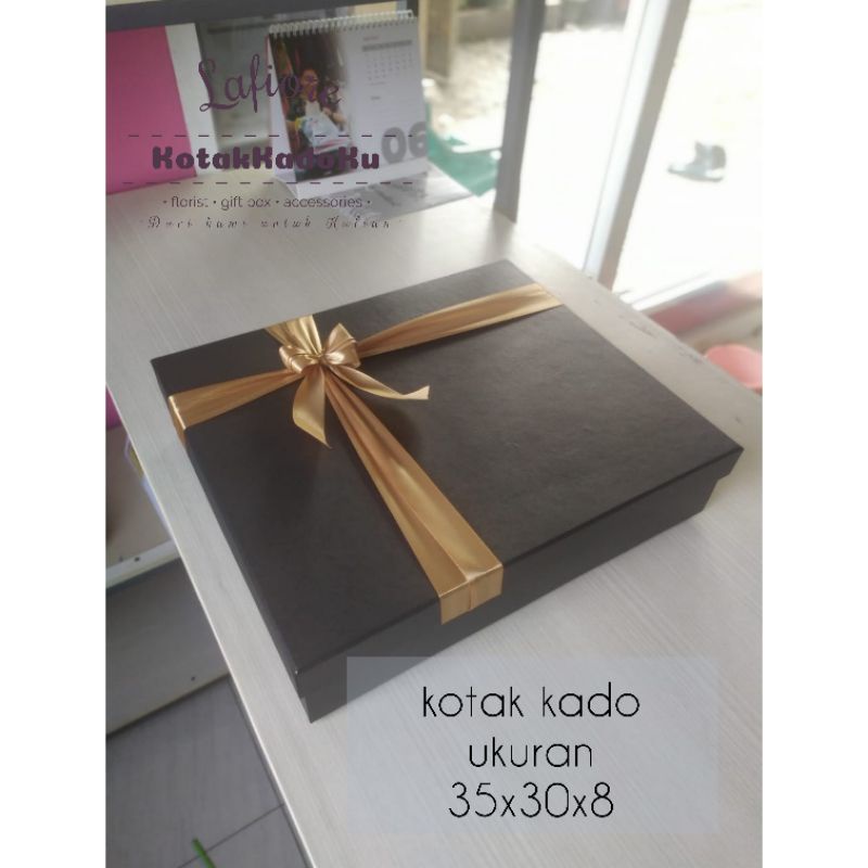 

kotak kado ukuran 30x35x7(bisa request warna)