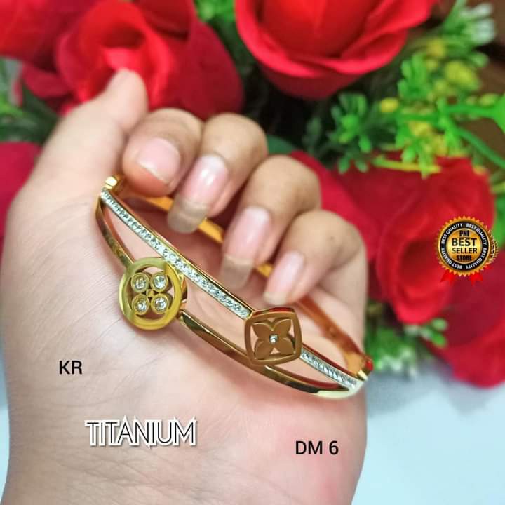 Gelang BangkokTITANIUM  Dewasa Titanium Varian motif Perhiasan Wanita Gold Modern (COD)