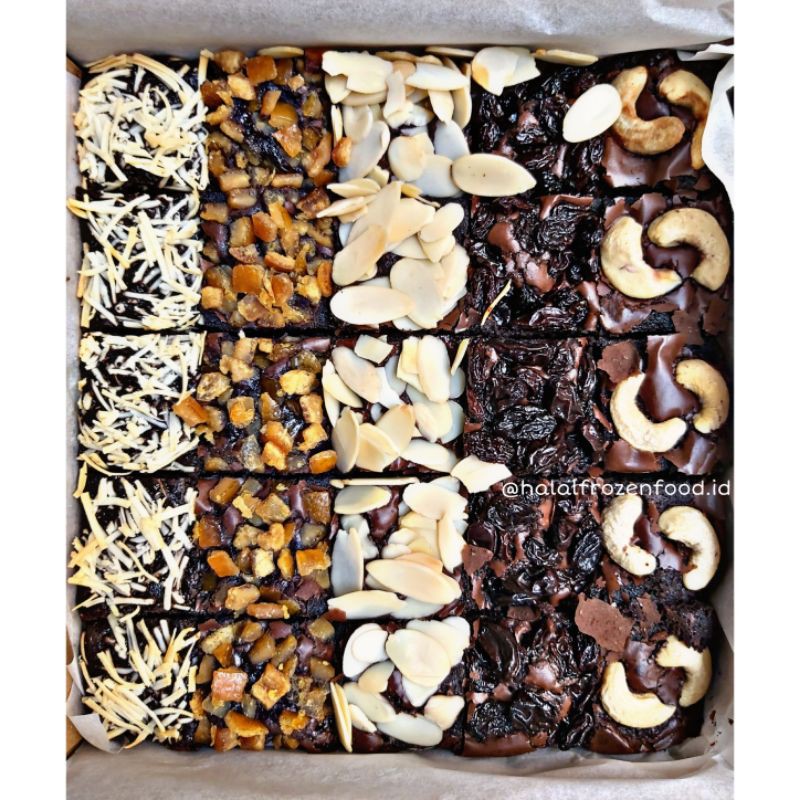 

PRE ORDER [PREMIUM CAKE] BROWNIES POTONG / SKAT ANEKA TOPPING FARISH CAKE AND COOKIES