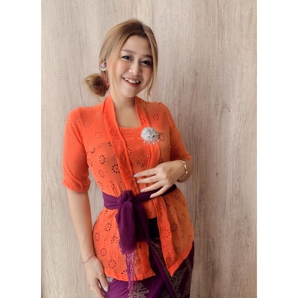 SALE Kebaya Jadi sutra crepe Syahrini M L XL XXL-Oren Jeruk