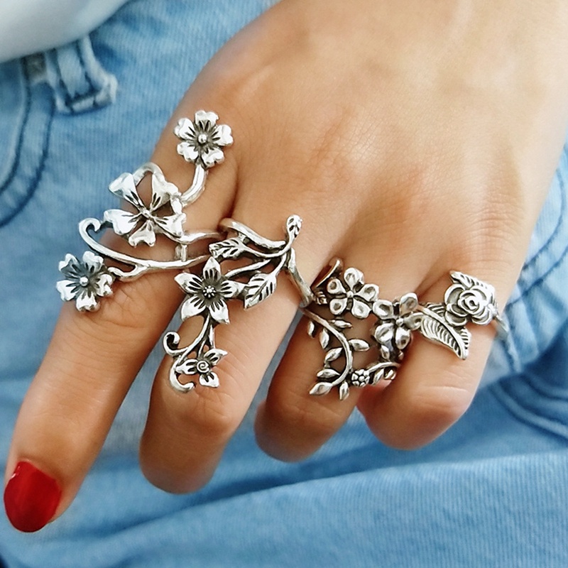 4pcs / Set Cincin Vintage Bohemia Warna Silver Untuk Wanita