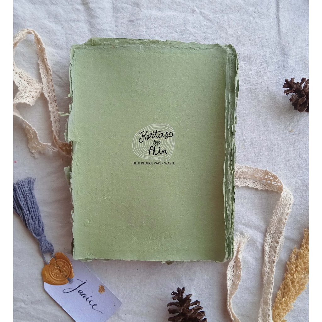 

Kertas Daur Ulang A5 Warna Asparagus – Handmade & Ramah Lingkungan