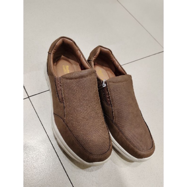 sepatu casual pria Merek Bata original