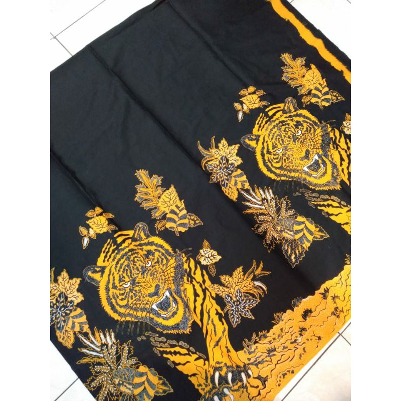 Kain Batik djawa motif macan kuning