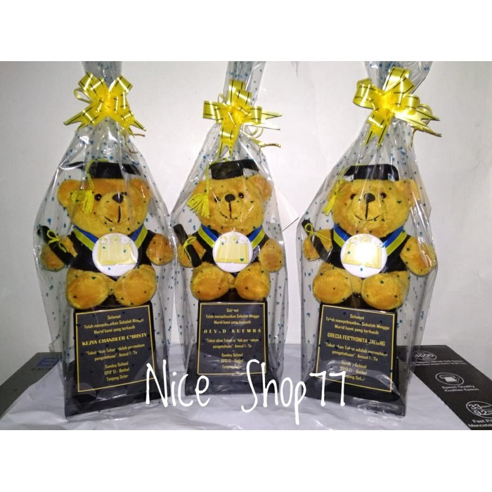 Jual Piala Boneka wisuda / Boneka Piala Wisuda / Pilbon terbaik