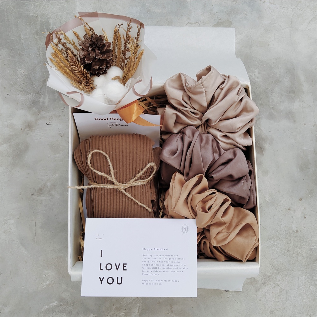 

Kado Ulang Tahun Cewek / Hampers Cewek Ultah / Hadiah Ulang Tahun / Kado Birthday / Kado Pacar / Hadiah Anniversary / Gift Box Cewek Ultah / Birthday Hampers