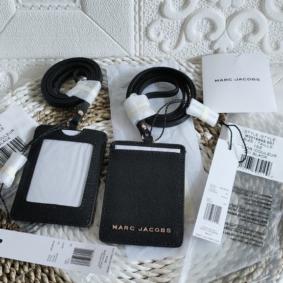 

Kartu Nama Marc Jacobs MJ Lanyard ID Card Black Authentic - 100% Original