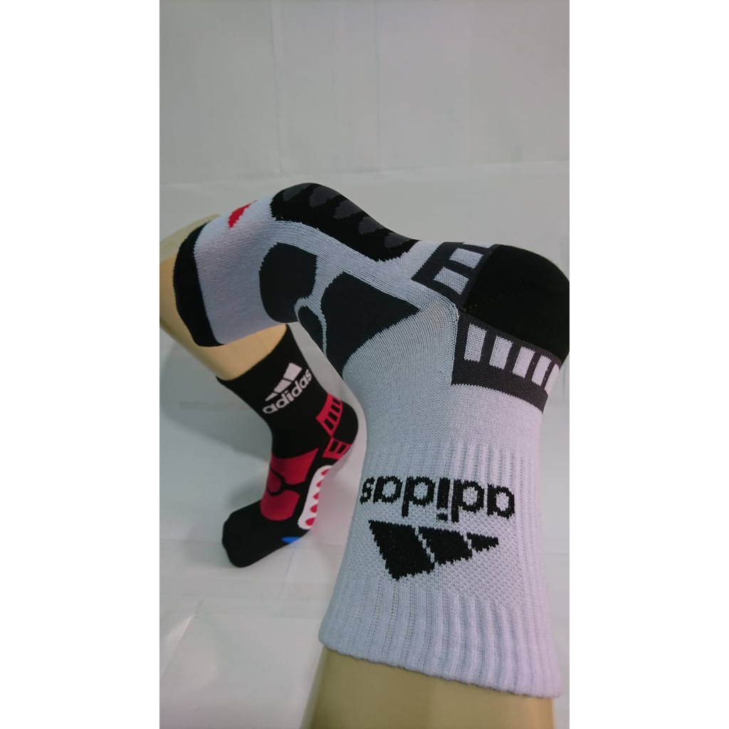 Perpasang Kaos Kaki Sport Bahan Pe (4D5) Pria Wanita