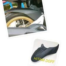 Spakbor kolong Hugger New Motif Vario 150/125 Hitam Doff