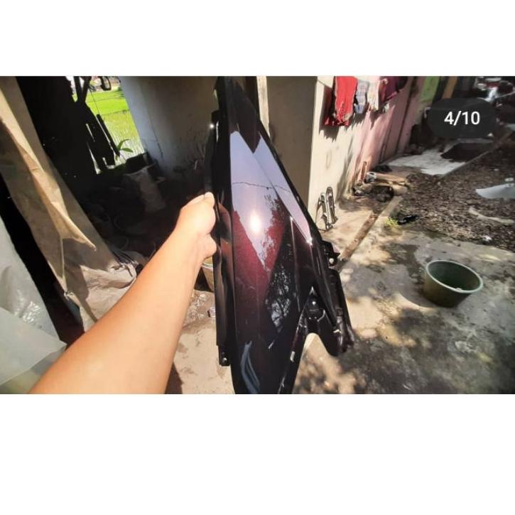 Cat motor dan mobil warna hitam bunglon merah .,