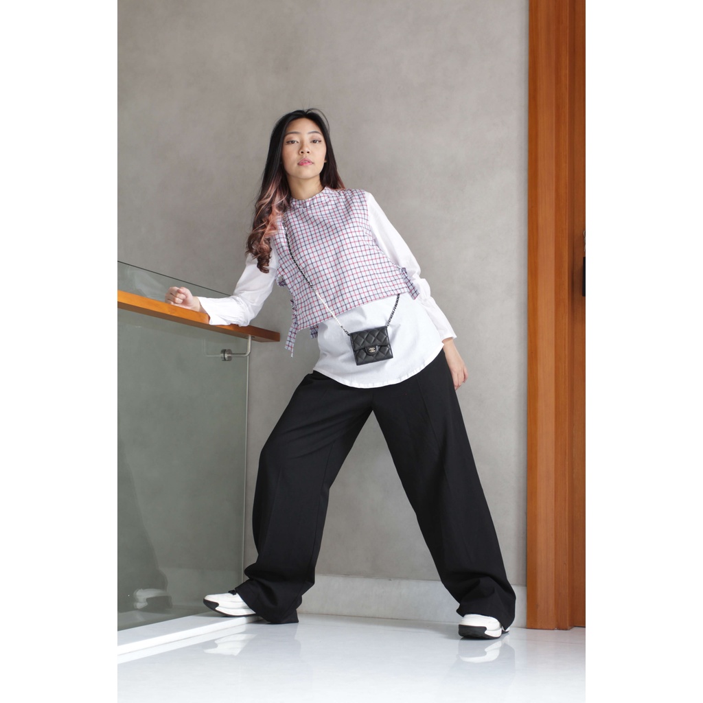 Kaos Set Rompi Missty Motif Kotak Warna Putih Merah Biru 36538 (1)