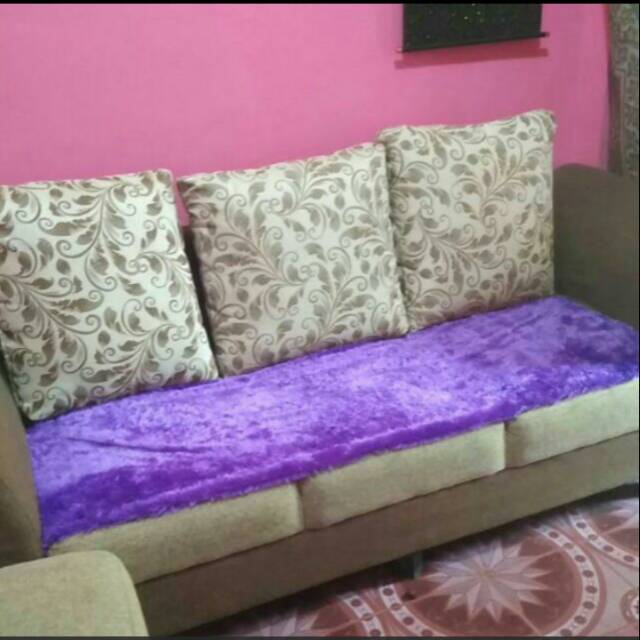 Alas bulu rasfur Sofa