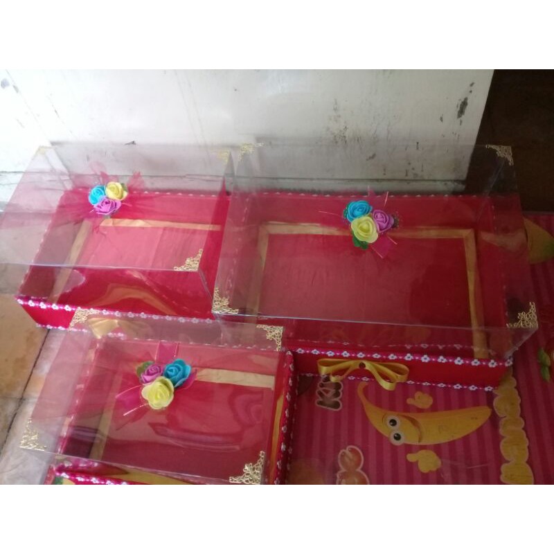 

kotak seserahan/kotak hantaran/box parcel mika 1 set isi 3