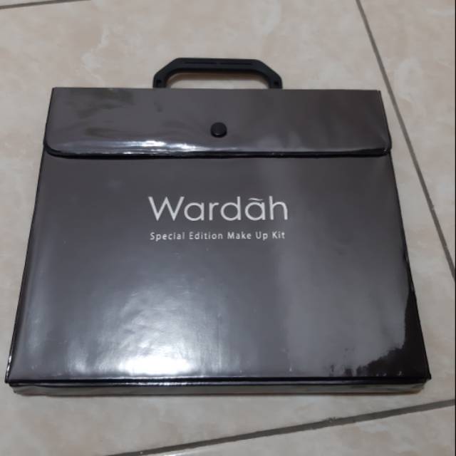 Palette wardah make up kit