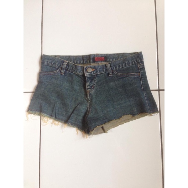 Preloved short pants celana pendek raw cut denim jeans