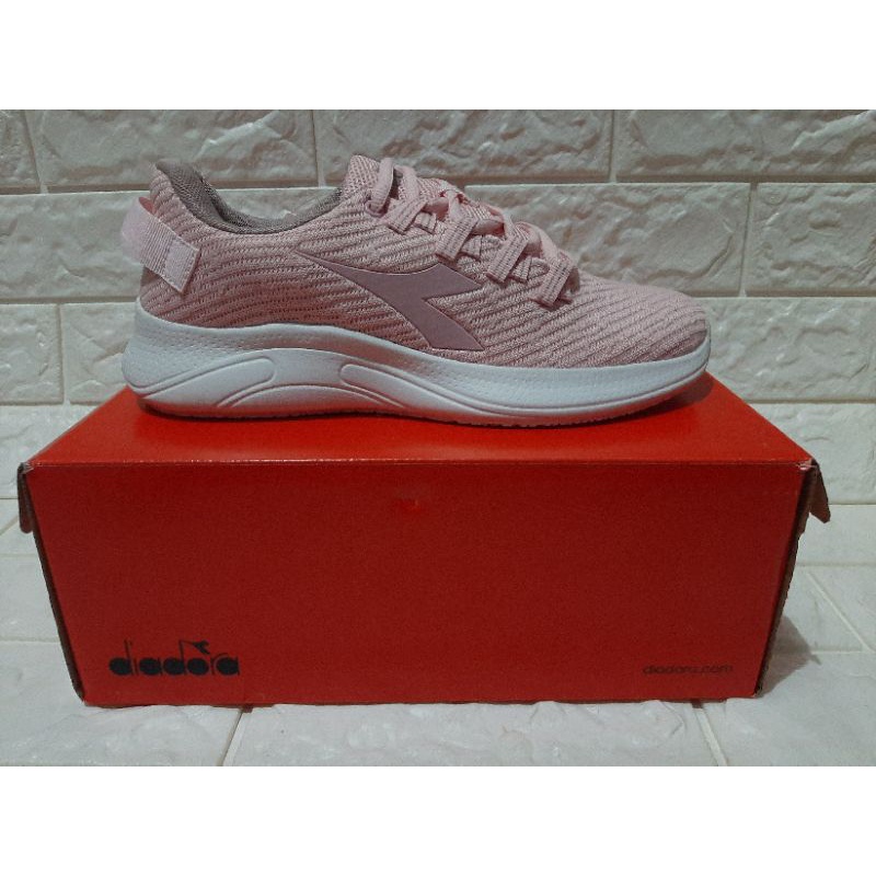Sepatu DIADORA EVO PINK DIAX22F0307P ORIGINAL