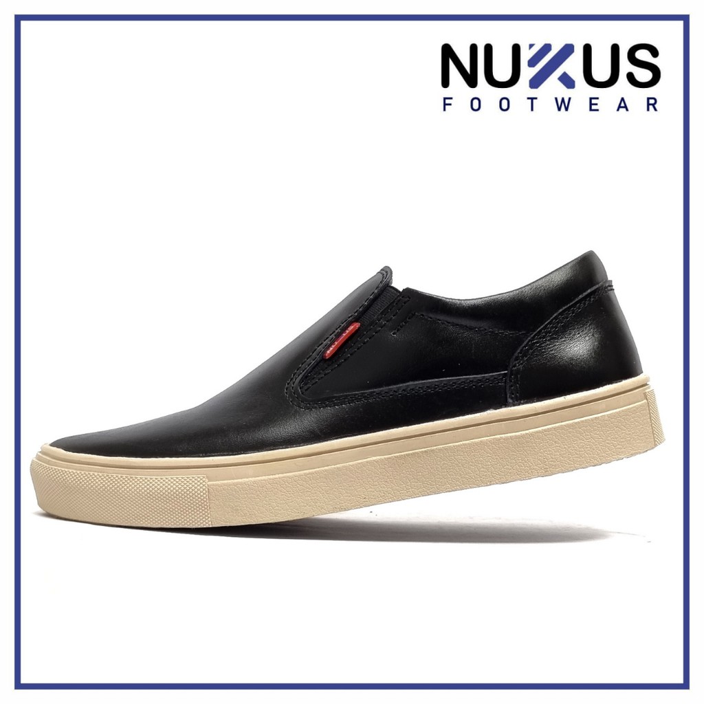 Nukus Sepatu Pria Kasual Slip On Classic Kulit Sapi Asli Hitam Putih - NKS