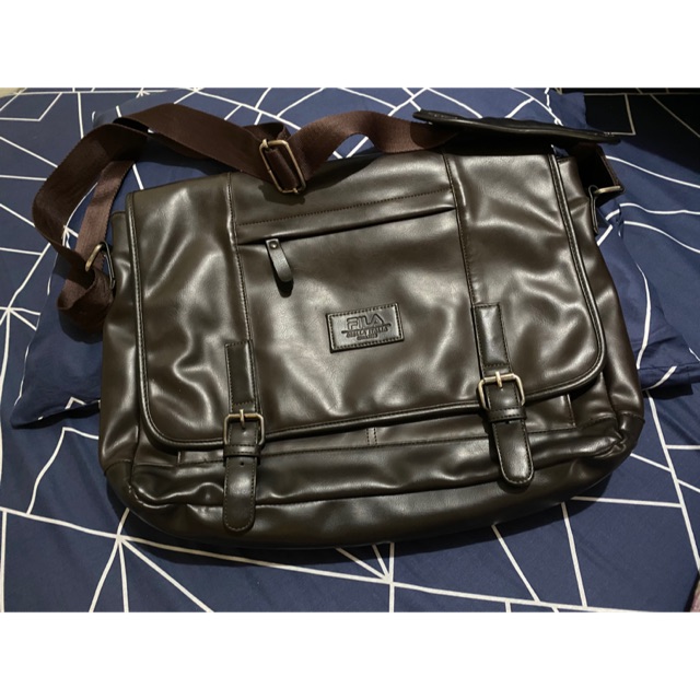 PRELOVED TAS LAPTOP FILA / TAS SELEMPANG FILA