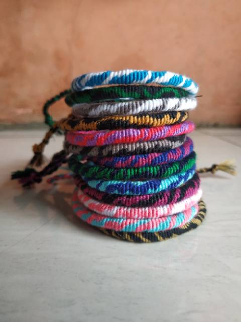 Gelang lilit khas lombok