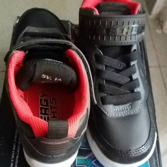 Sepatu skechers energy lights