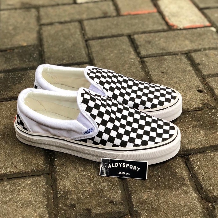 SEPATU VANS CHECKERBOARD CLASSIC SLIPON PREMIUM. SEPATU PRIA MURAH. SEPATU VANS PREMIUM