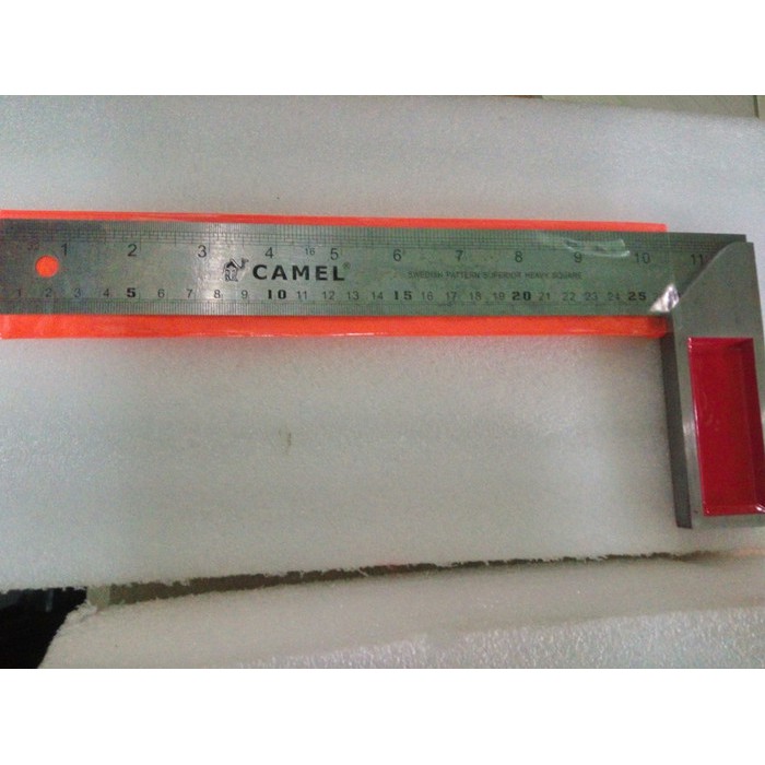

Penggaris Siku Tukang Kayu 30 Cm
