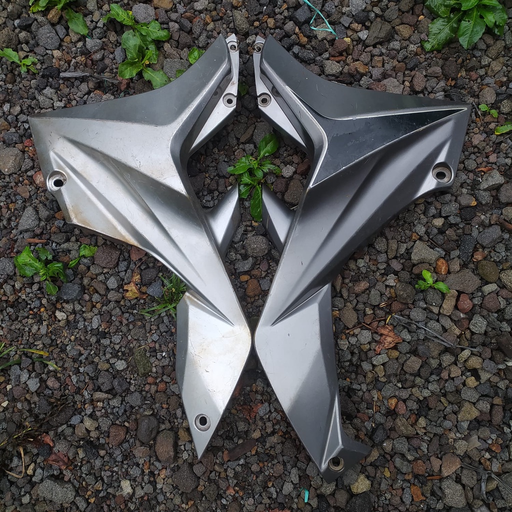 Body body sayap tutup mesin Honda Blade original murah